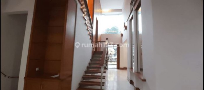 Rumah disewakan di Pondok Indah Jakarta Selatan 